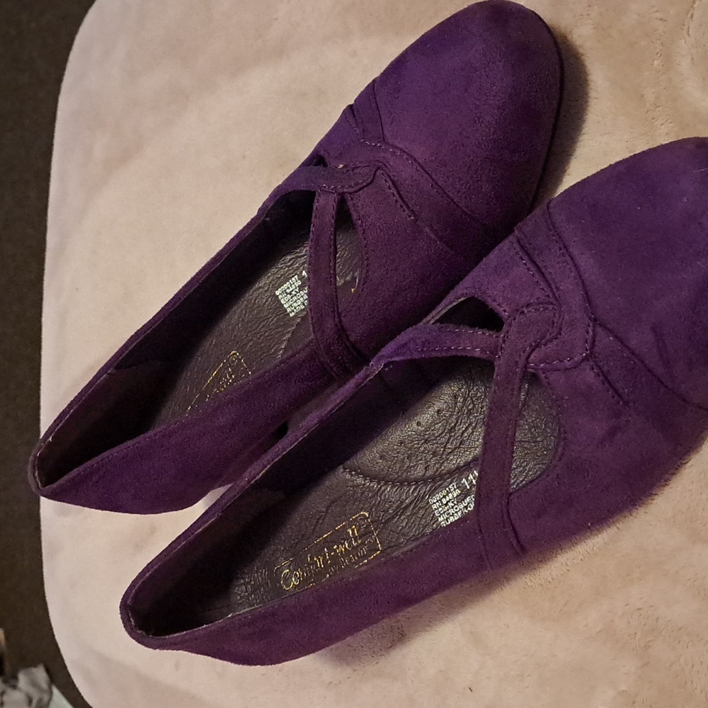 Suede kitten heels